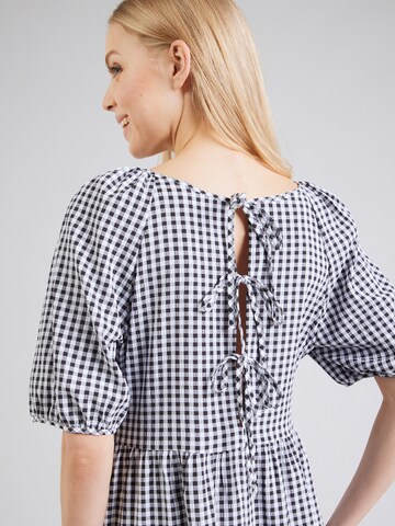 Rochie de la VERO MODA pe negru