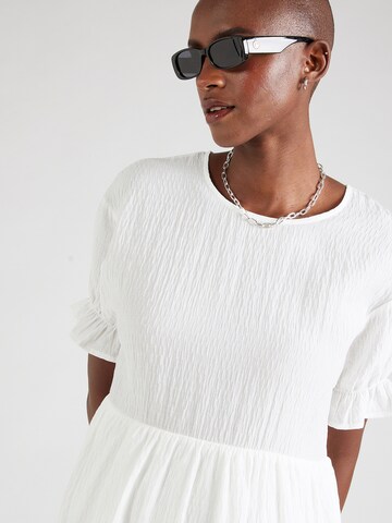 Robe 'NABIA' VERO MODA en blanc