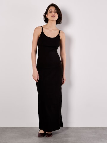 Apricot Dress ' ' in Black: front