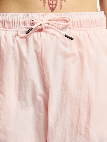 Tapered Pantaloni sportivi di Nike Sportswear in rosa