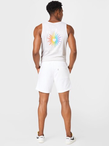 LEVI'S ® Regular Shorts 'Levi's® Unisex Pride Graphic Sweatshorts' in Weiß