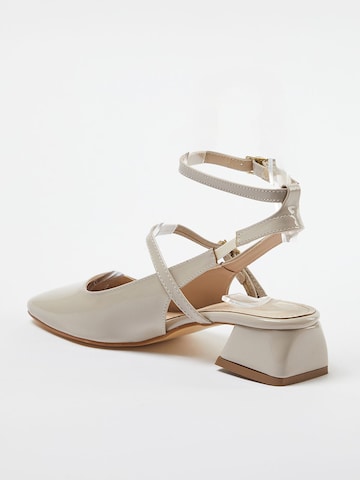 Trendyol Pumps in Beige