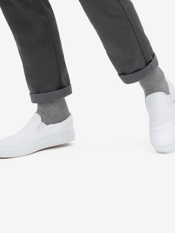 VANS Belebújós cipők 'UA Classic Slip-On Platform' - fehér: elől