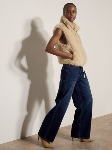 Apricot Gilet ' ' in Beige
