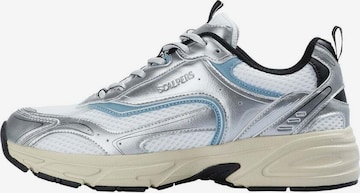 Scalpers Matalavartiset tennarit värissä hopea: etupuoli