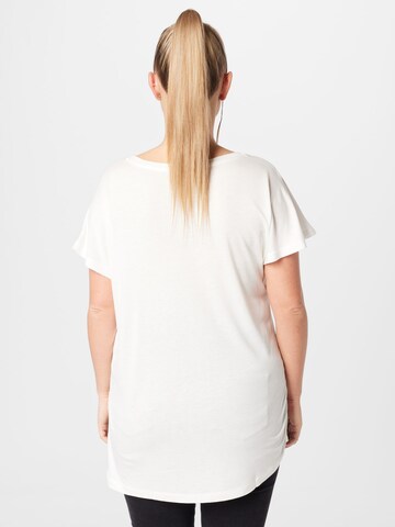 ONLY Carmakoma - Camiseta 'KETTY' en blanco