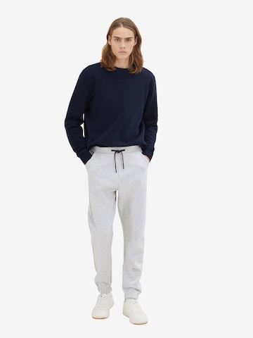 TOM TAILOR DENIM Tapered Broek in Grijs