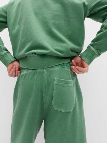 Marks & Spencer Regular Shorts in Grün