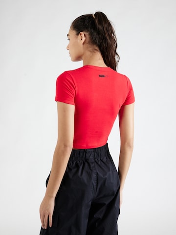 Nike Sportswear Μπλουζάκι σε κόκκινο