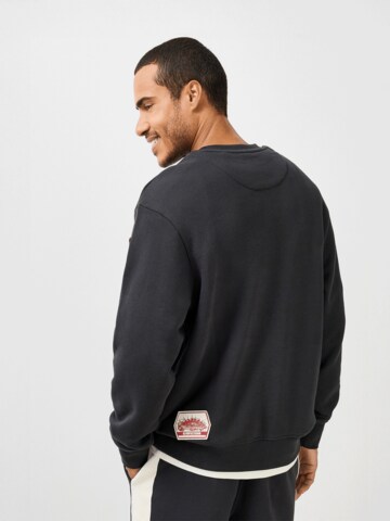 FC BAYERN MÜNCHEN Sweater in Black