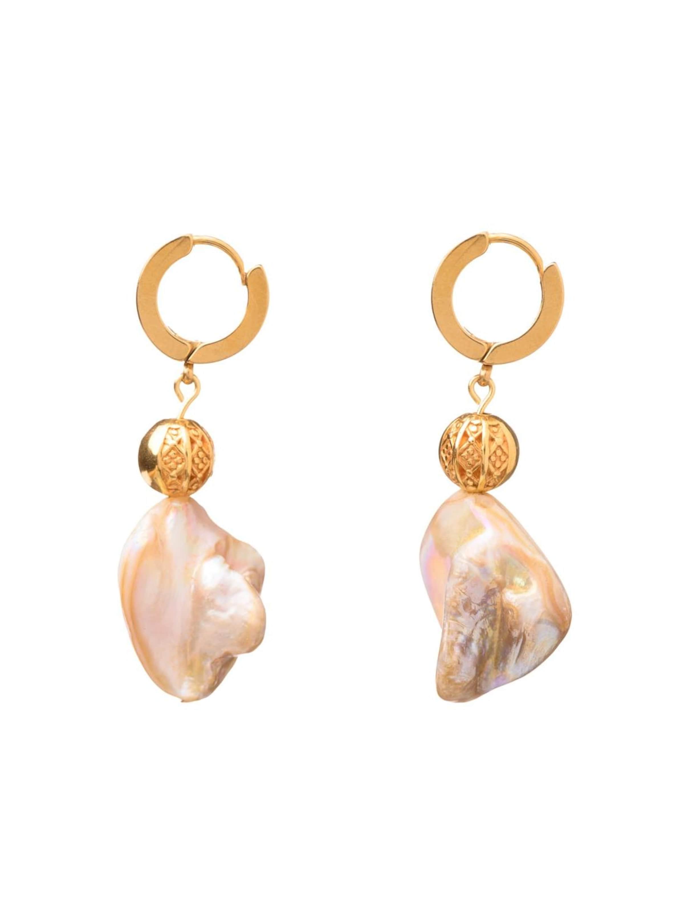 THE GEM STORIES JEWELRY Oorbellen 'Coral Earrings' in Beige