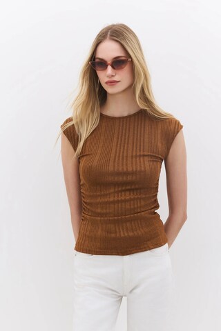 No Matter What Shirt in Braun: Vorderseite