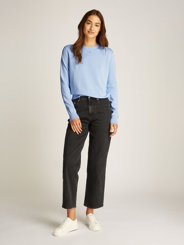 Tommy Jeans Sweater 'ESSENTIAL' in Blue
