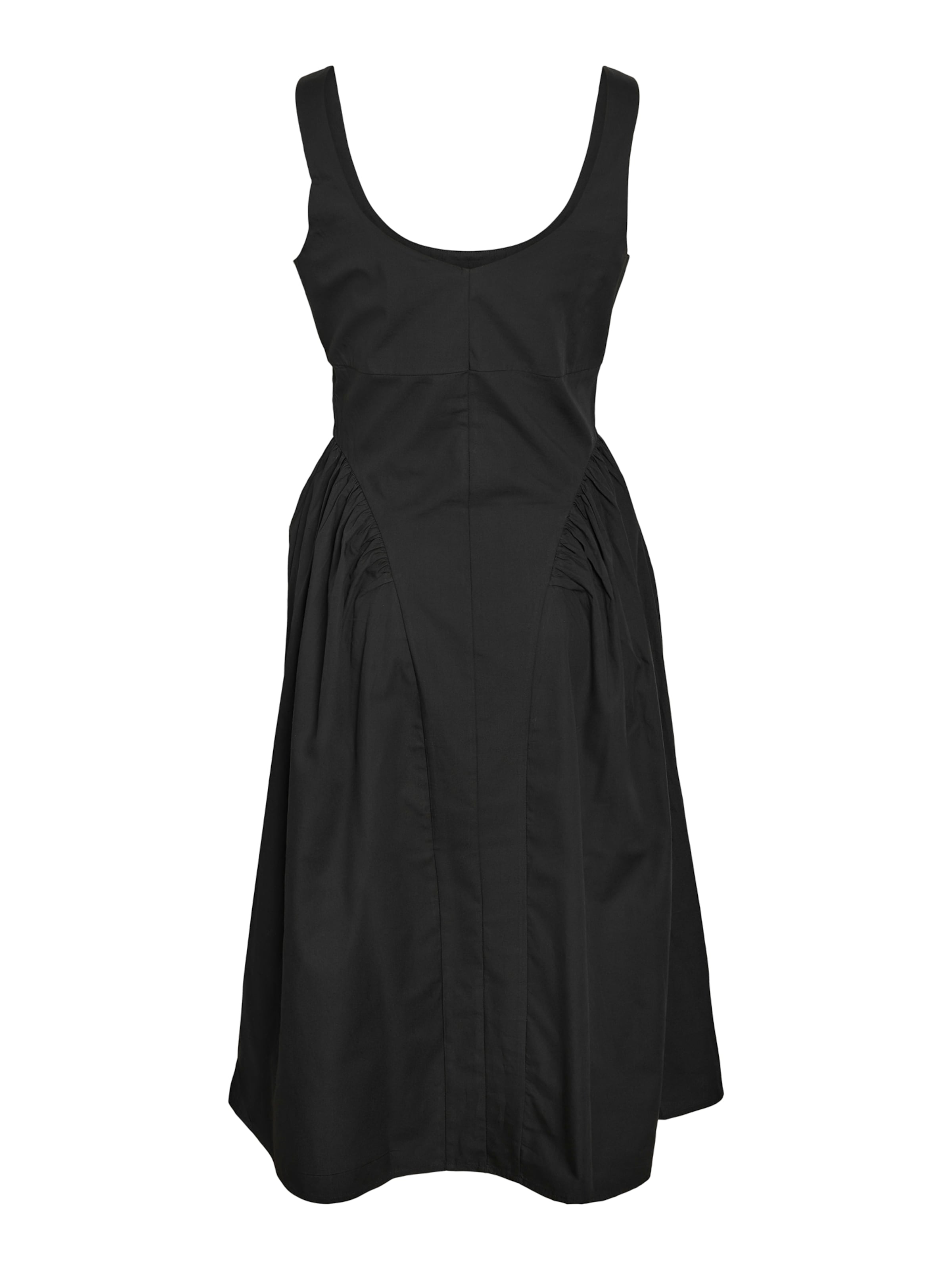 Noisy may Dress 'NMASTA' in Black