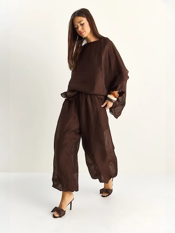 Completo pantalone di Bianco Lucci in marrone