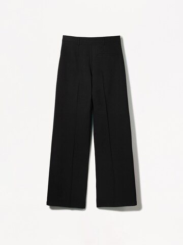 Wide Leg Pantalon à pince Bershka en noir
