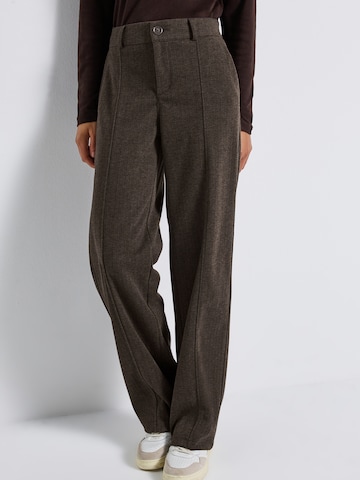 Wide leg Pantaloni cu dungă de la STREET ONE pe maro: față