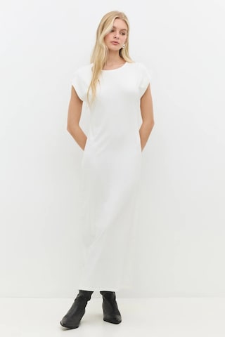 No Matter What Kleid in Beige: Vorderseite