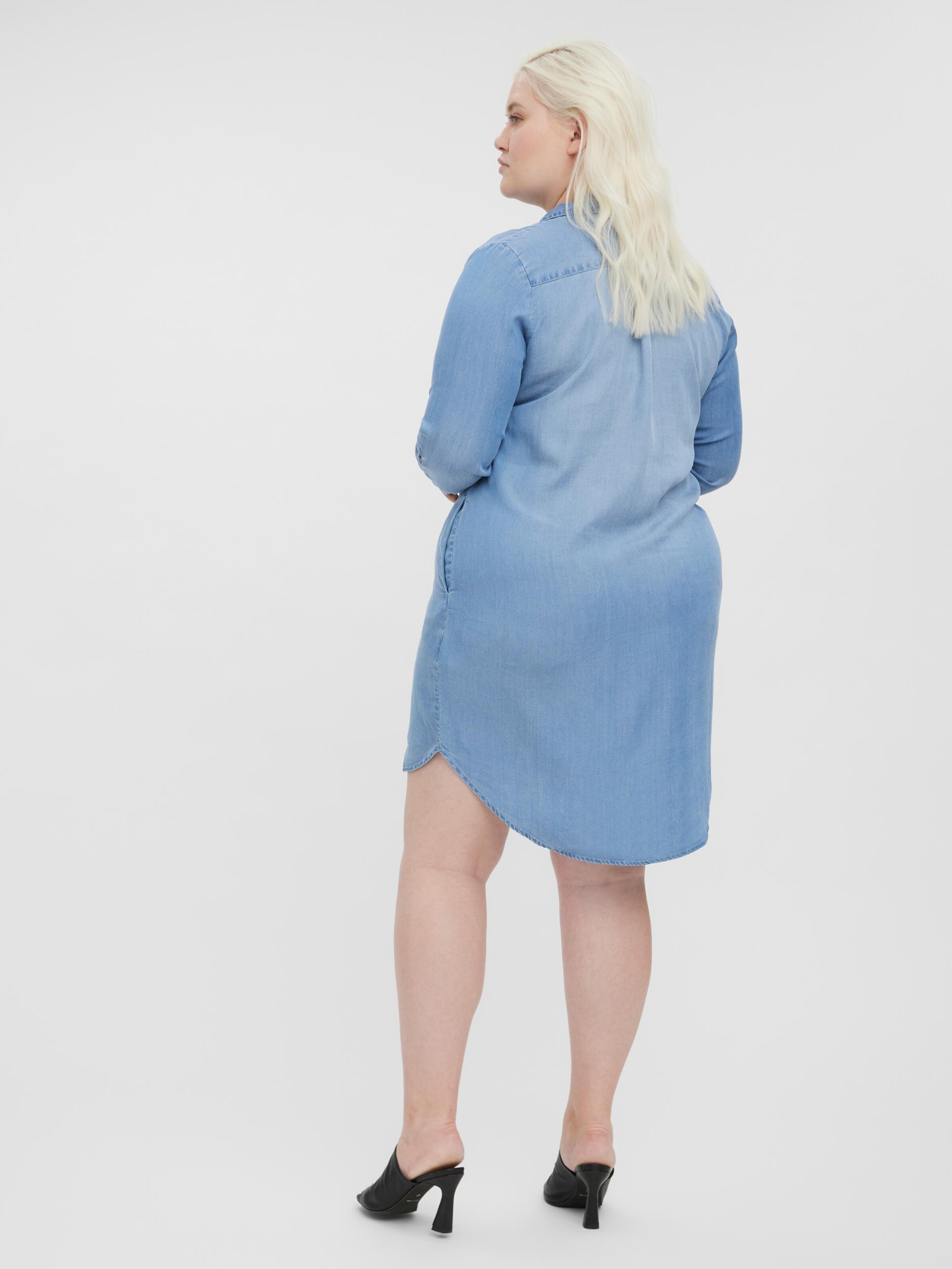 Femme Robe-chemise Silla Vero Moda Curve en Bleu 