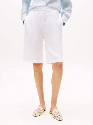 Loosefit Pantalon TOMMY HILFIGER en blanc : devant