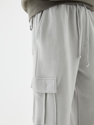 Pull&Bear Tapered Cargo Pants in Grey