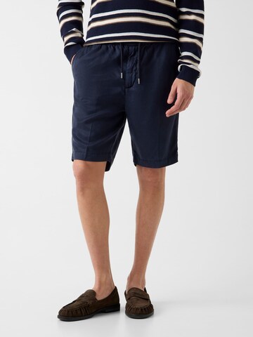GUESS Regular Chino Pants 'Axel' in Blue: front