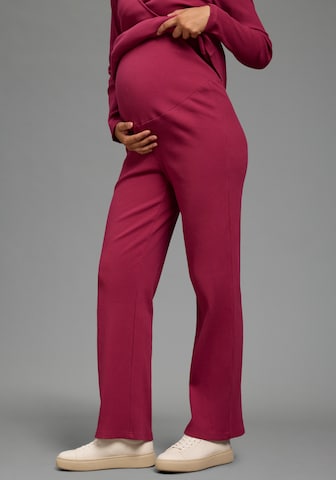 Neun Monate Regular Hose in Rot