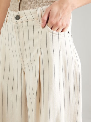 GUESS JEANS - Pierna ancha Pantalón vaquero plisado en beige