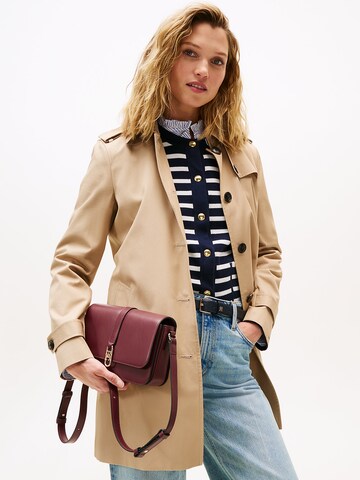 TOMMY HILFIGER Umhängetasche in Rot: Vorderseite