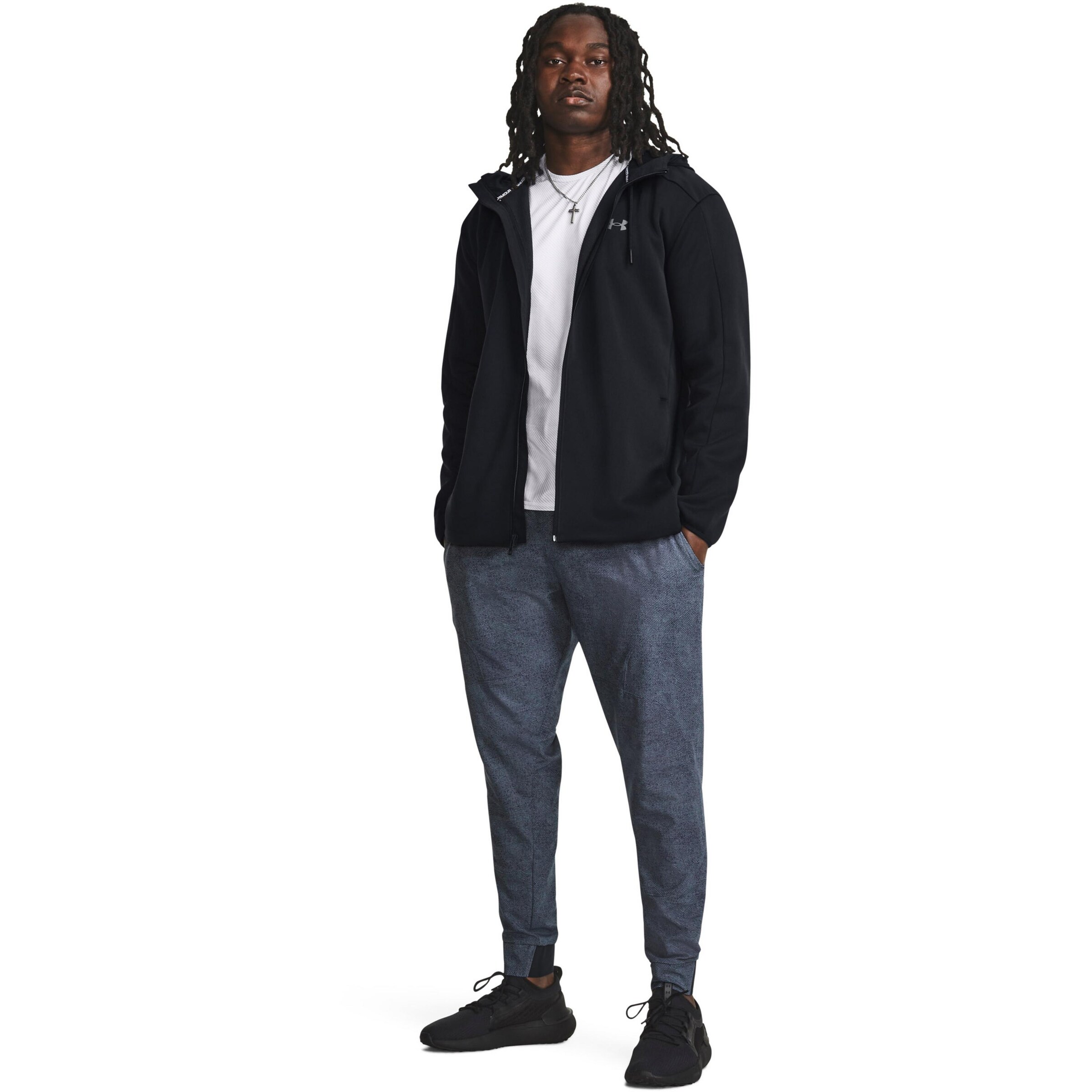 UNDER ARMOUR Sportsweatjacke 'Essential' in Schwarz