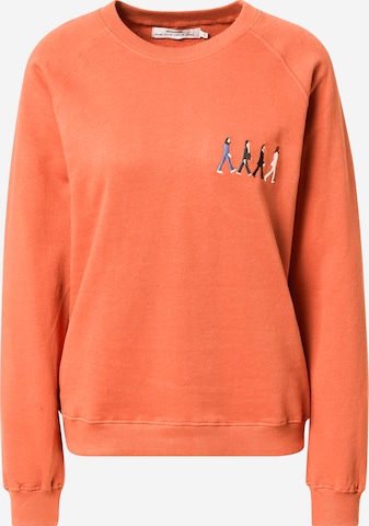 DEDICATED. Sweatshirt in Oranje: voorkant