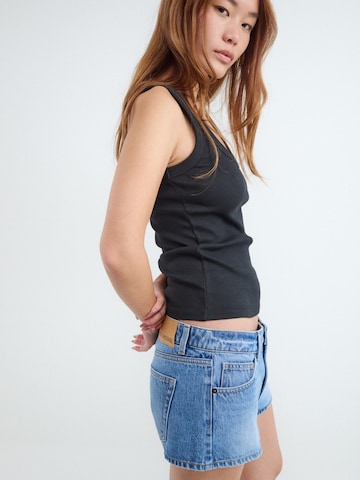 BALMOHK Toppi värissä musta