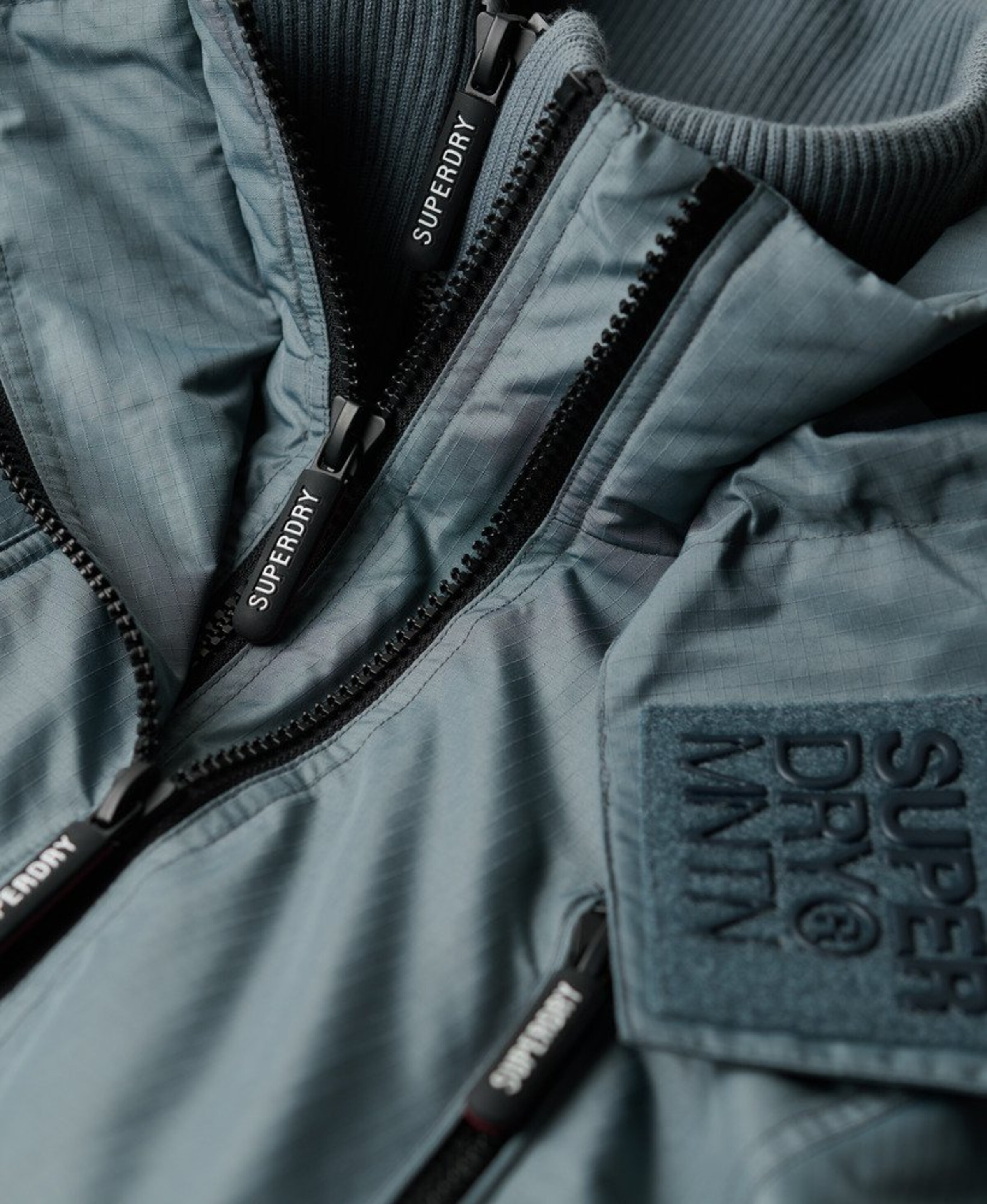 Superdry Tussenjas in Blauw