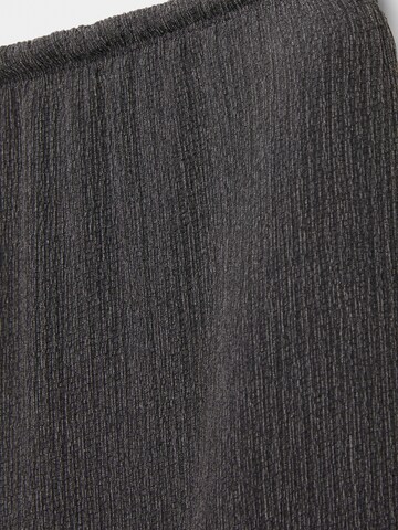 Wide leg Pantaloni di Pull&Bear in grigio