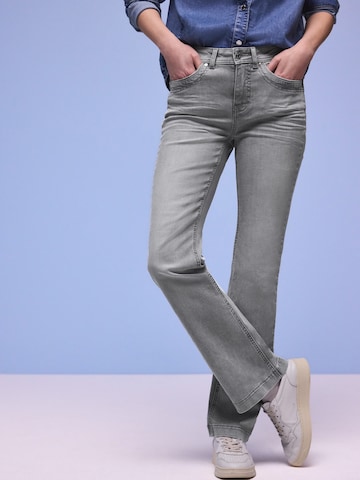 STREET ONE Boot cut Jeans 'Blaire' in Grey: front