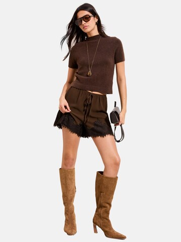 Friends Like Theseregular Hlače - smeđa boja: prednji dio