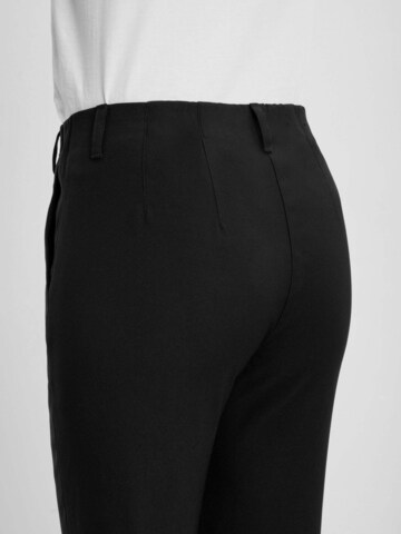 LAURIE Regular Hose 'Taylor'‌‌‌‌‌‌‌‌‌ in Schwarz