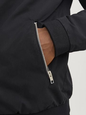 Geacă de primăvară-toamnă 'JJERush Harrington' de la JACK & JONES pe negru