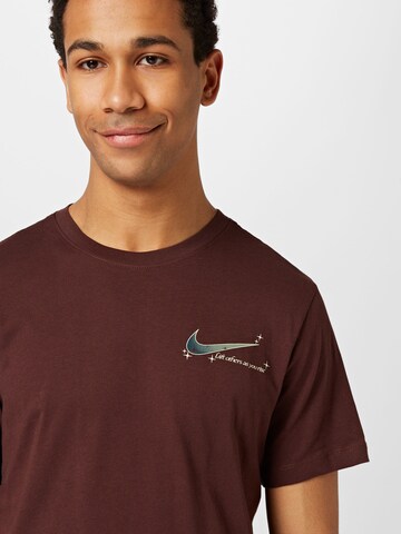 T-Shirt Nike Sportswear en marron