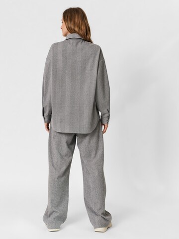 Camicia da donna 'Alba' di VERO MODA in grigio