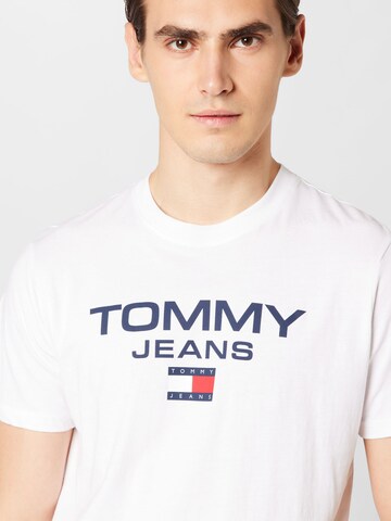 Tommy Jeans قميص بلون أبيض