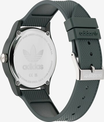 Montre à affichage analogique 'Ao Street Project One' ADIDAS ORIGINALS en vert