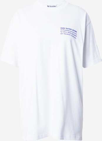 On Vacation Club Shirt 'Ouzo' in White: front