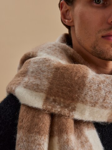 DAN FOX APPAREL Scarf 'Björn' in Brown