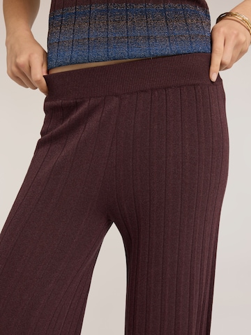 Regular Pantalon MOTIVI en marron