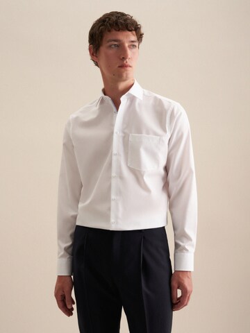 Coupe regular Chemise business SEIDENSTICKER en blanc : devant