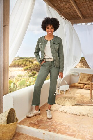 heine Regular Jeans in Green: front