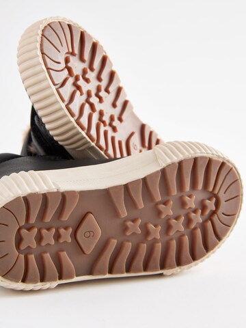Sneaker di Next in nero
