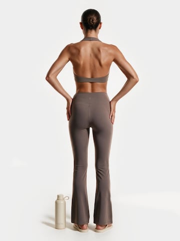 GOD SAVE QUEENS Bootcut Legíny 'Second Skin Studio High-Waisted Bootcut Legging' – hnědá