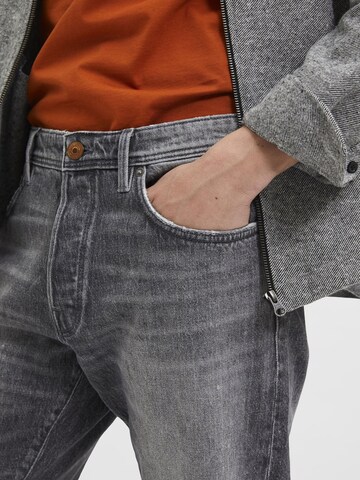 regular Jeans 'Toby' di SELECTED HOMME in grigio